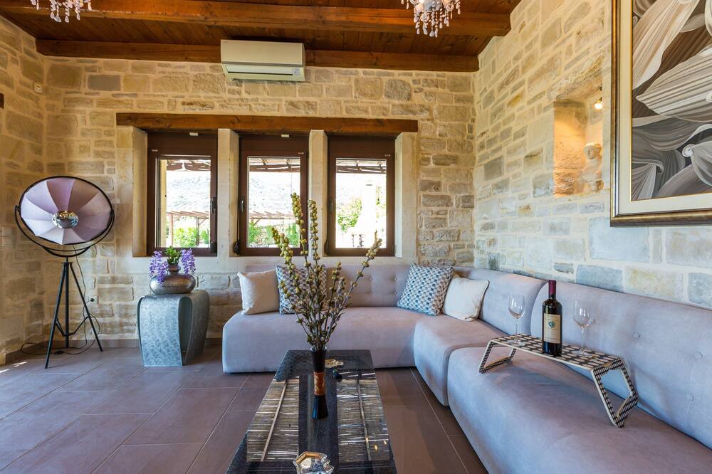 Photo of Livingroom in Lefkogeia