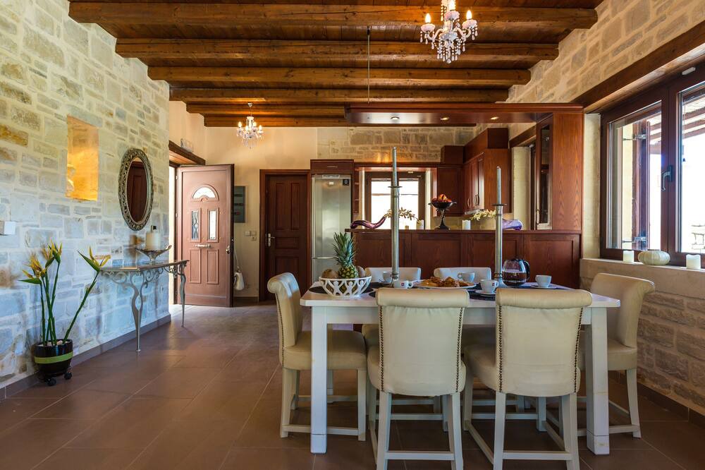Photo of Kitchen in Lefkogeia