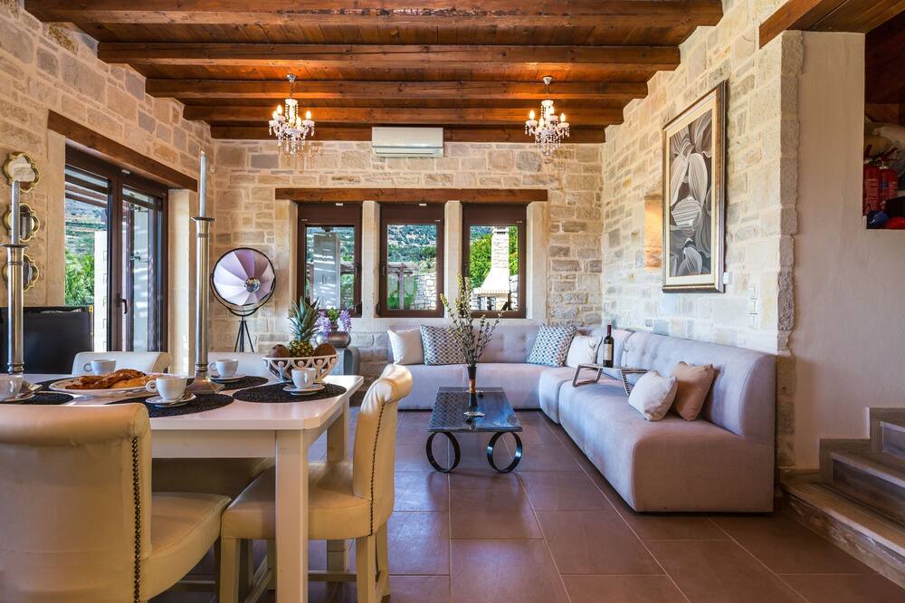 Photo of Livingroom in Lefkogeia