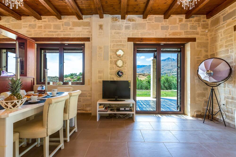 Photo of Livingroom in Lefkogeia