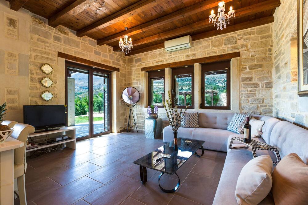 Photo of Livingroom in Lefkogeia