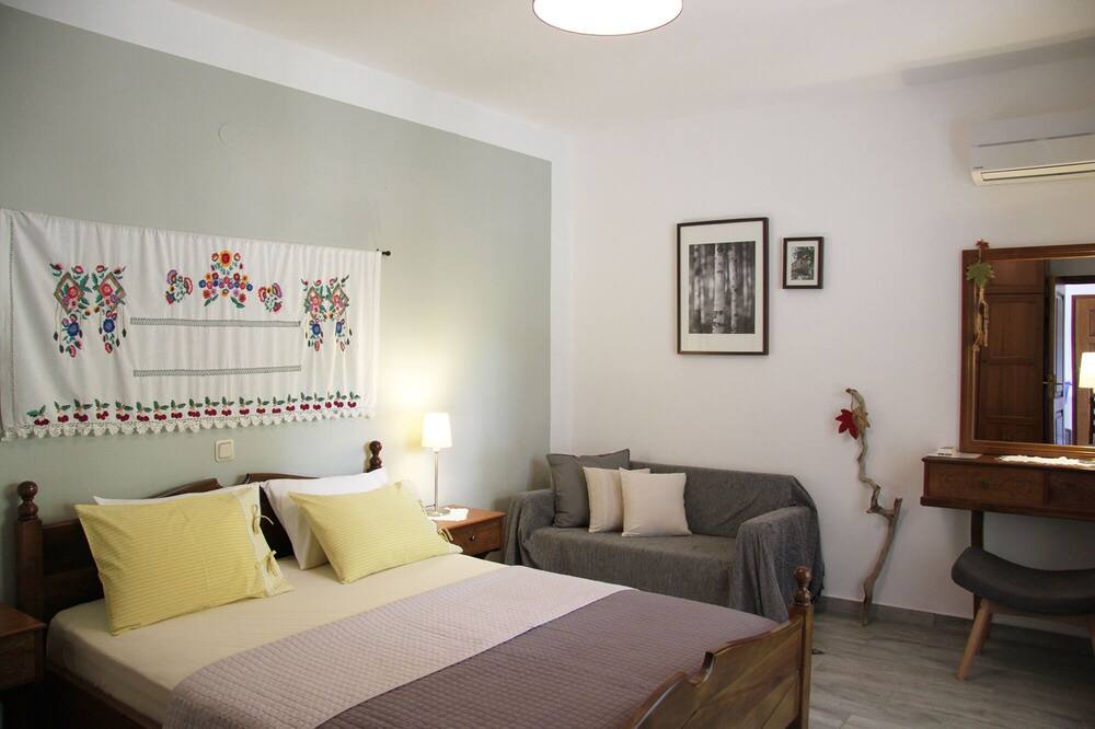 Photo of Bedroom in Kala Nera