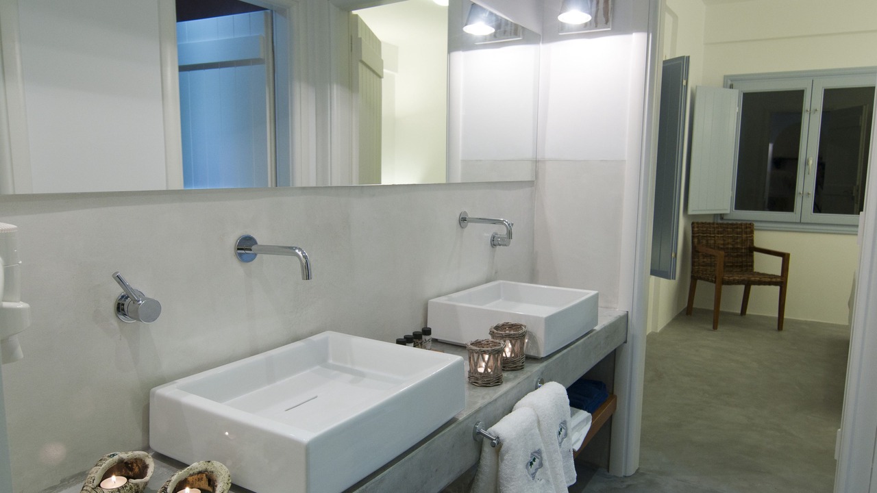 Photo of Bathroom in Kamari