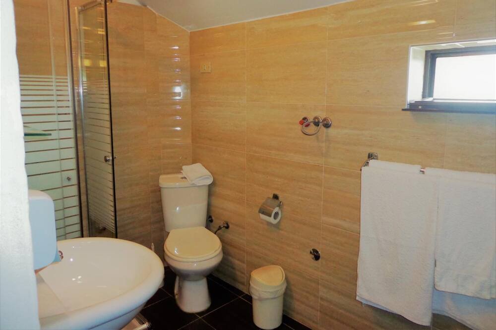 Photo of Bathroom in Farke