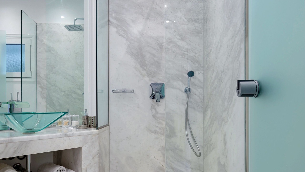 Photo of Bathroom in Elation