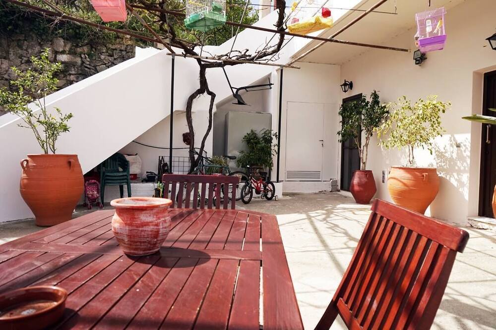 Photo of Patio Balcony in Topolia