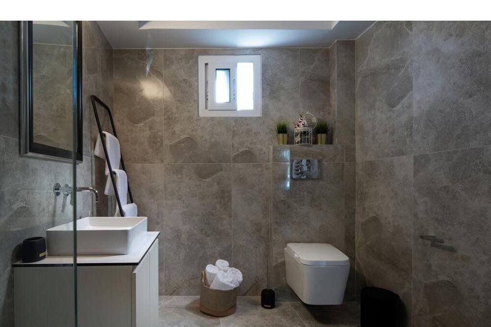 Photo of Bathroom in Neos Marmaras