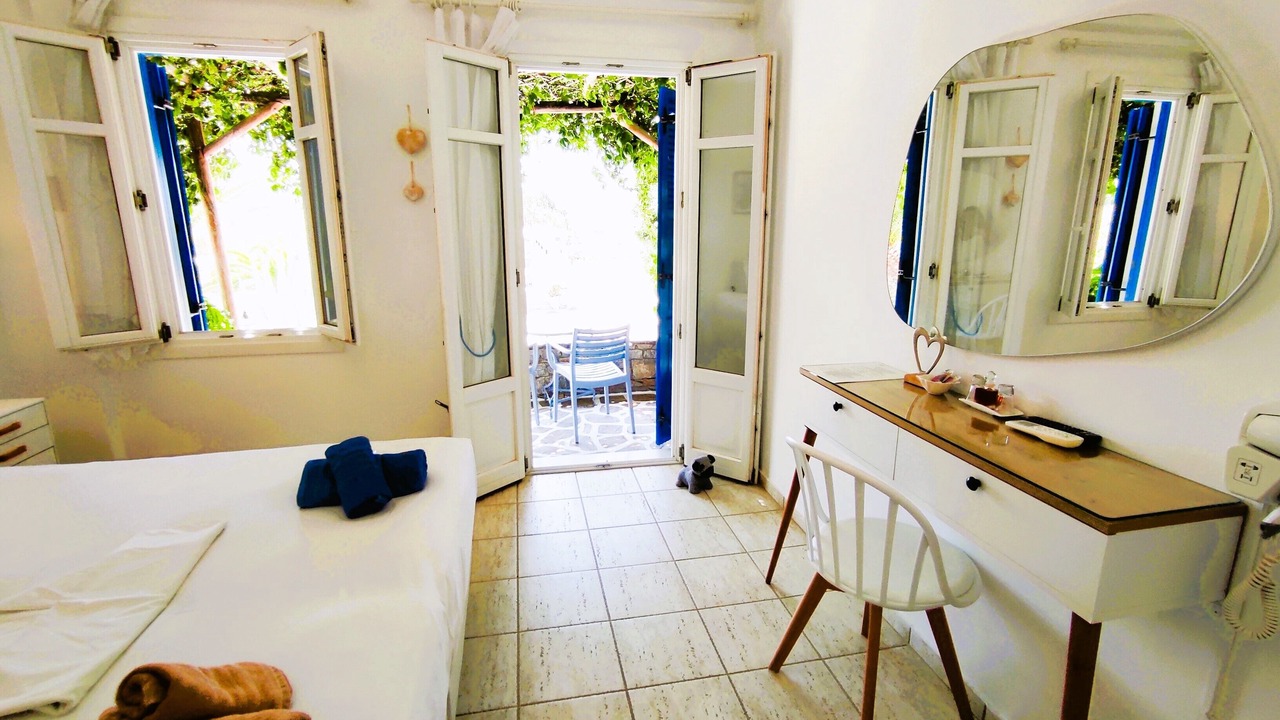 Photo of Bedroom in Katapola