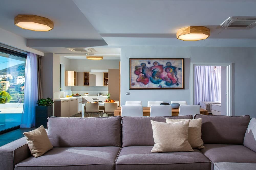 Photo of Livingroom in Piskopiano