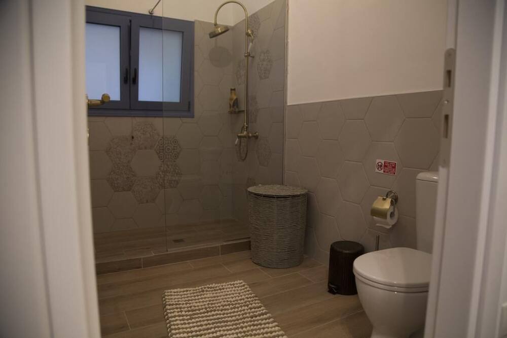 Photo of Bathroom in Evgiros