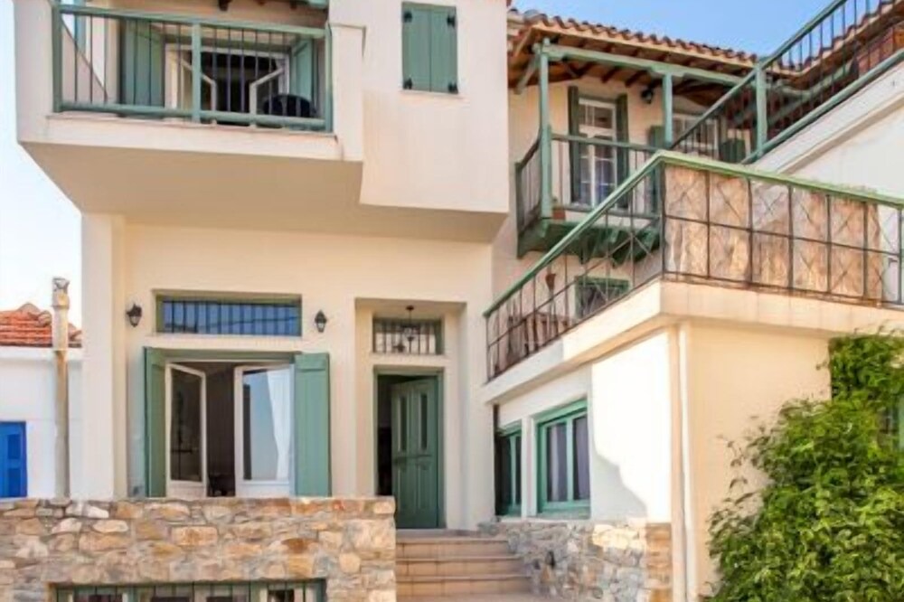 Photo of Outdoor in Glossa