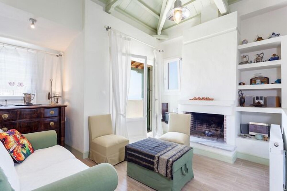 Photo of Livingroom in Glossa