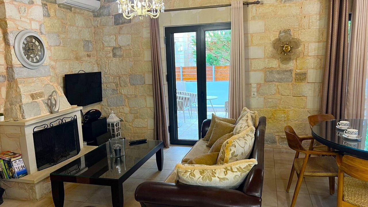 Photo of Livingroom in Kato Stalos