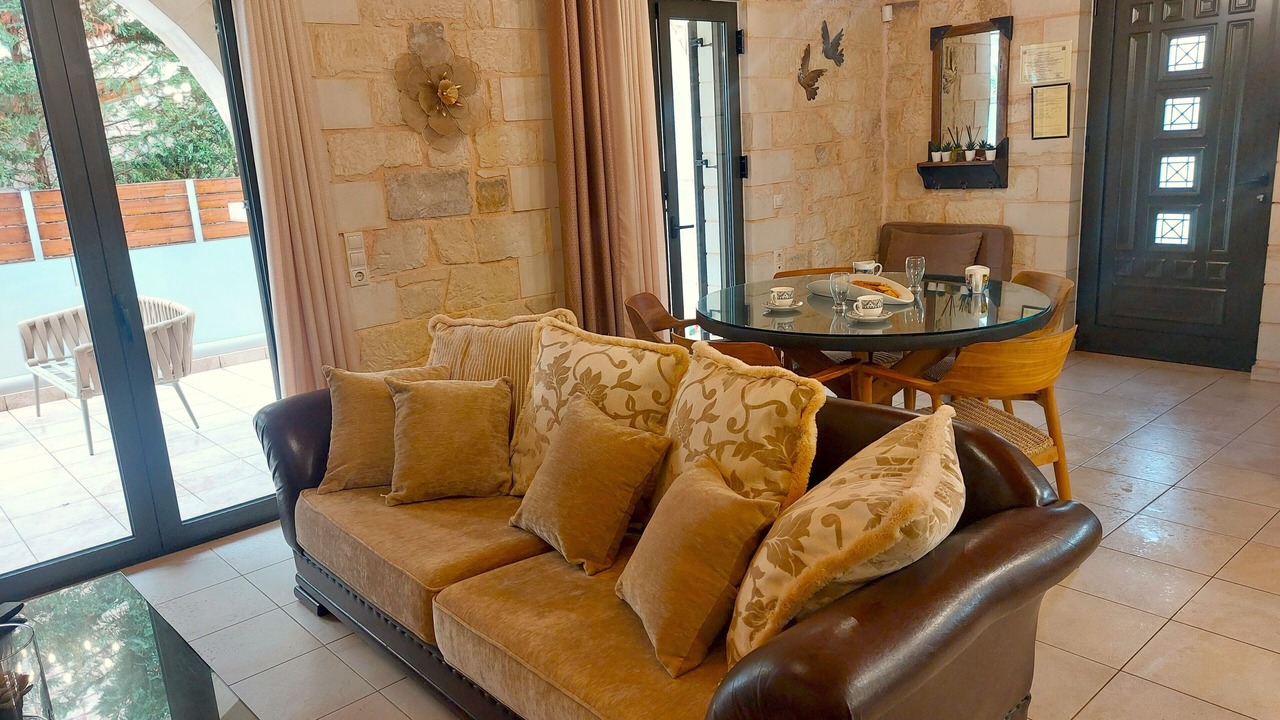Photo of Livingroom in Kato Stalos