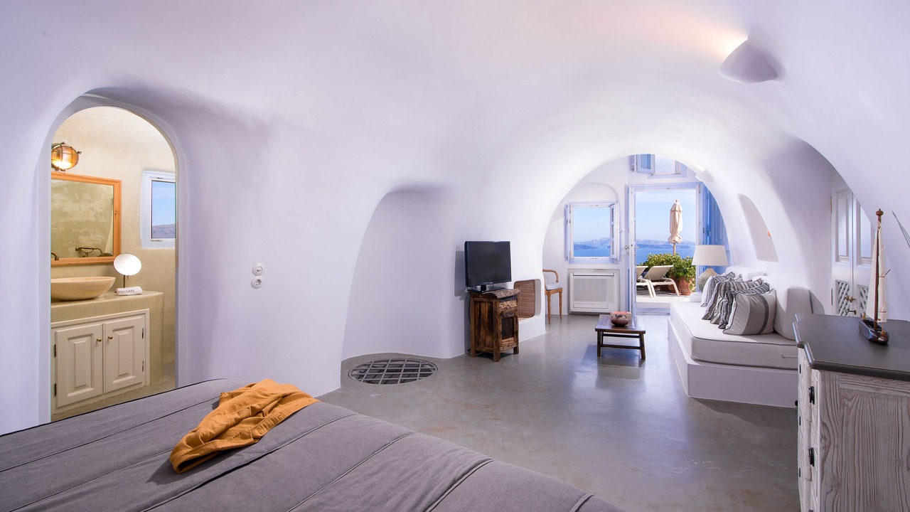 Photo of Bedroom in Oia