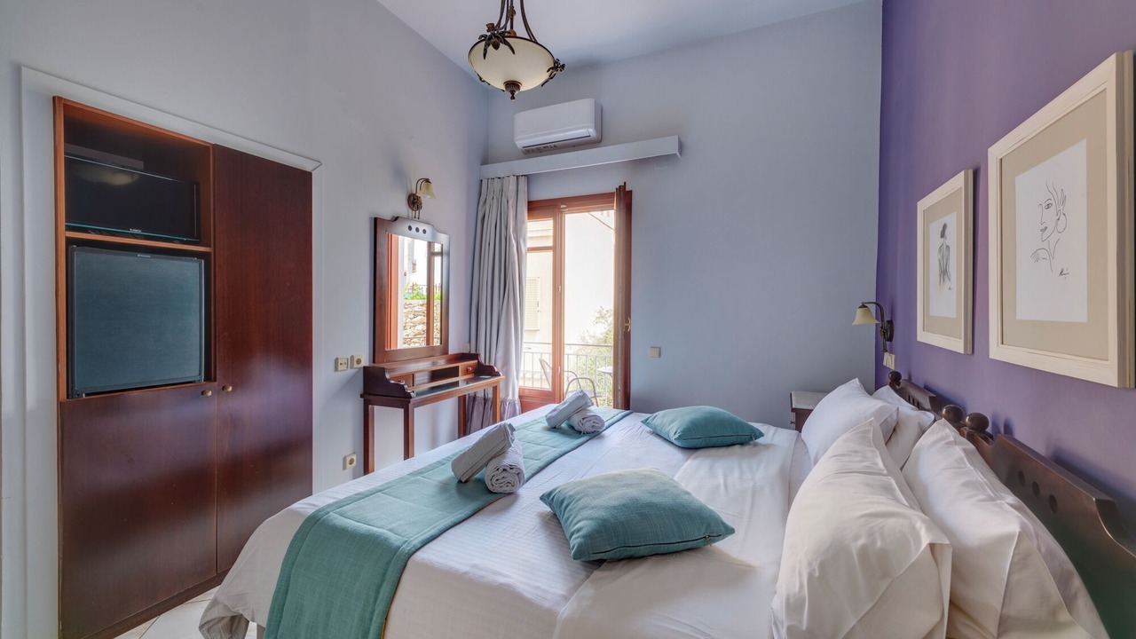 Photo of Bedroom in Ermoupoli