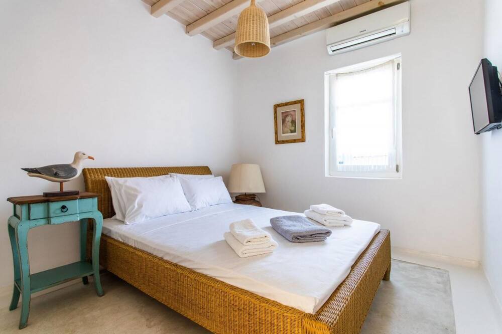 Photo of Bedroom in Ornos