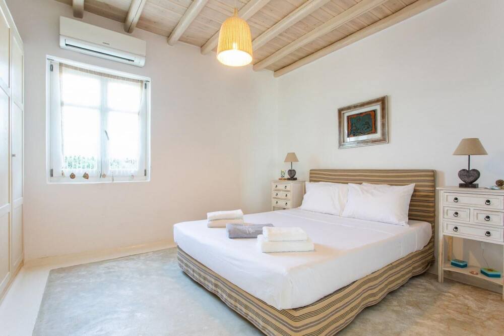 Photo of Bedroom in Ornos