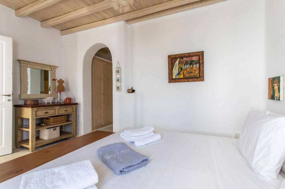 Photo of Bedroom in Ornos