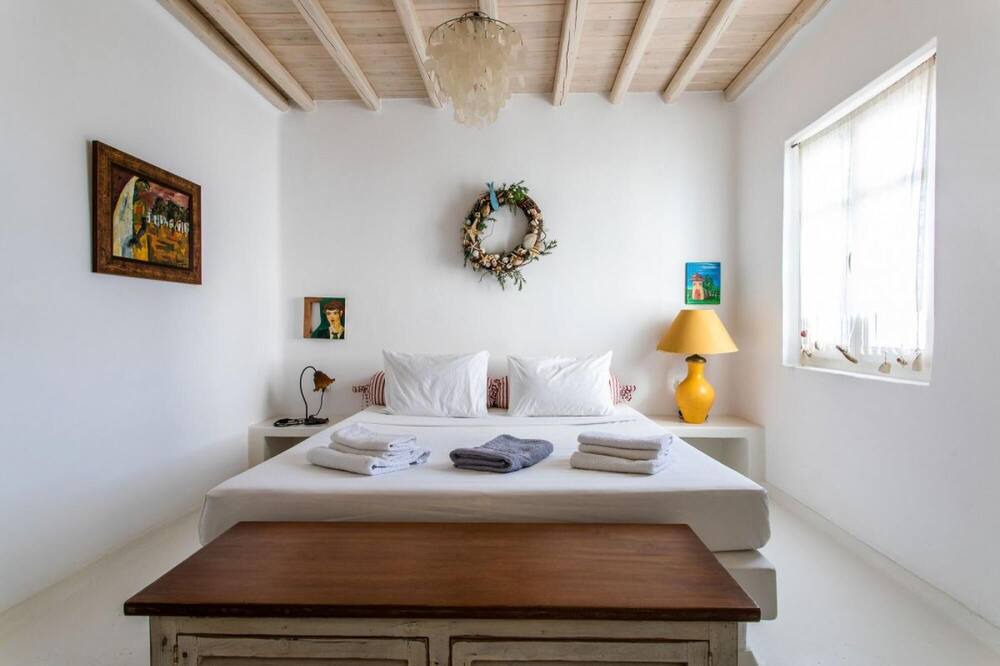 Photo of Bedroom in Ornos