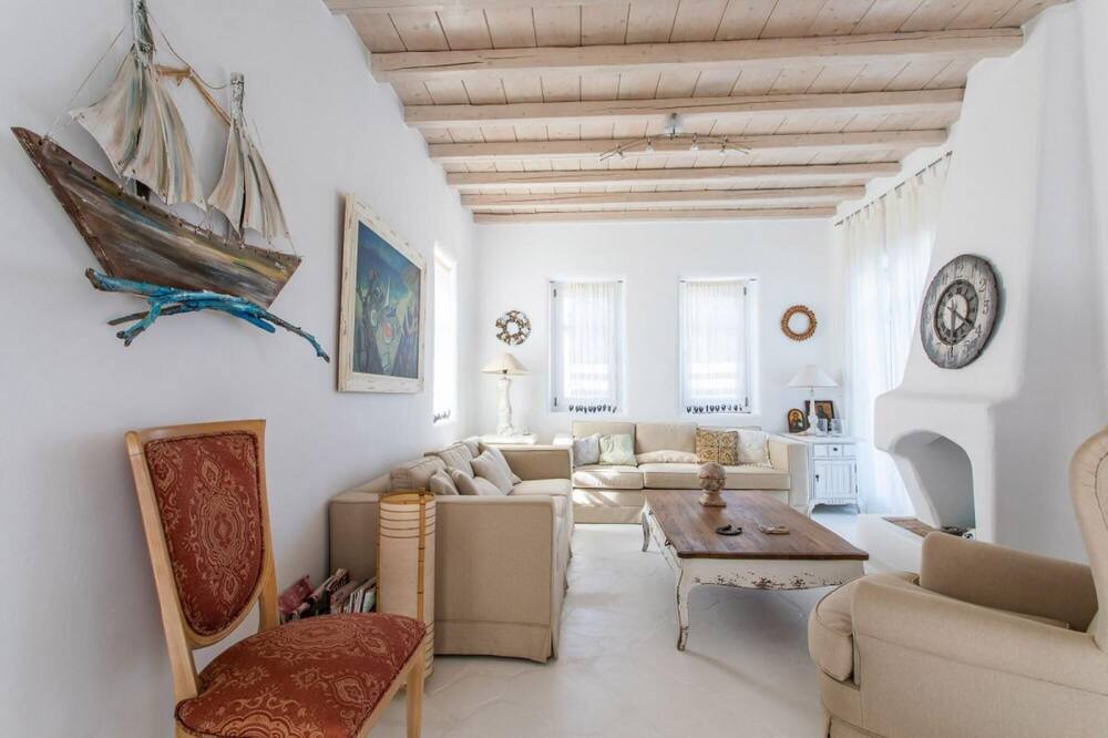 Photo of Livingroom in Ornos
