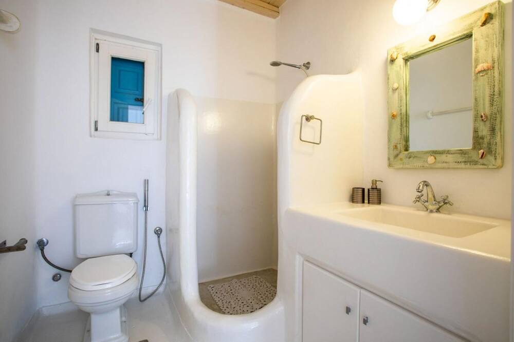 Photo of Bathroom in Ornos