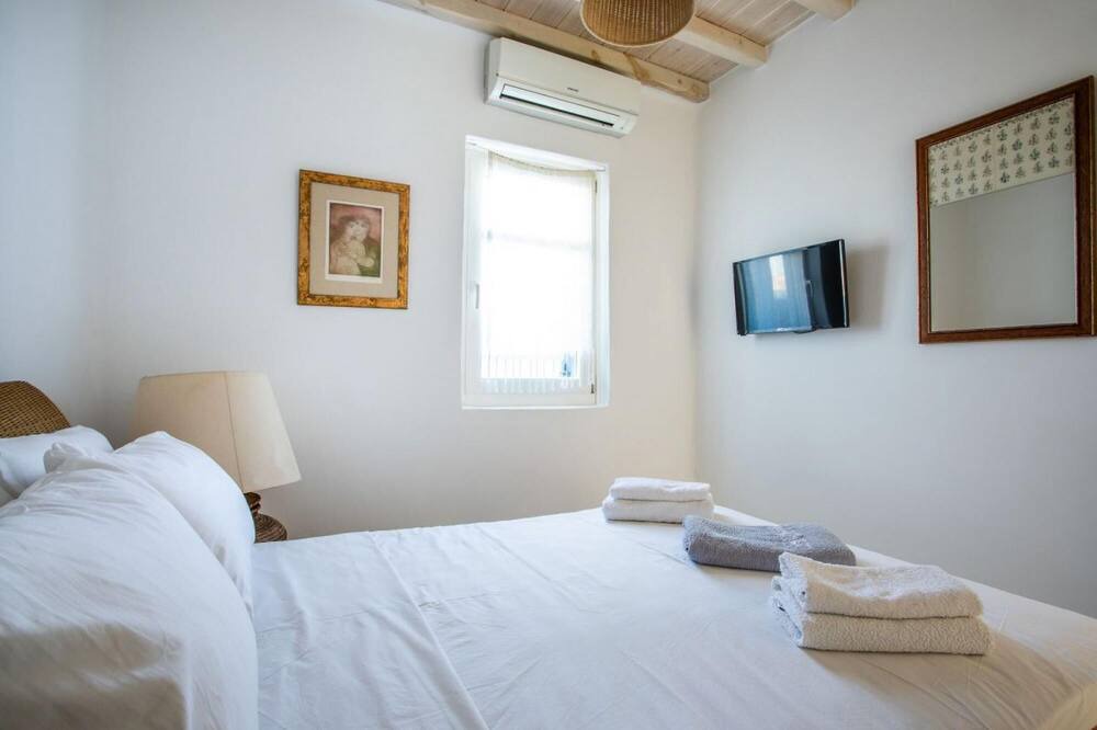 Photo of Bedroom in Ornos