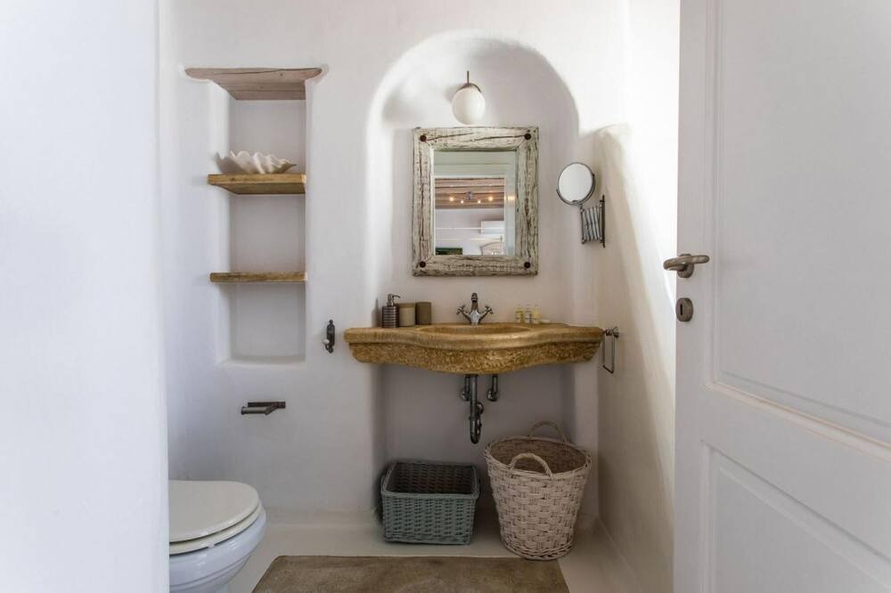 Photo of Bathroom in Ornos