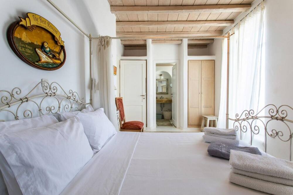 Photo of Bedroom in Ornos