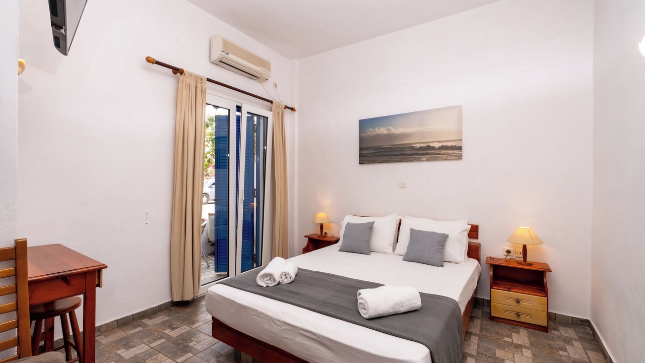 Photo of Bedroom in Platis Gialos