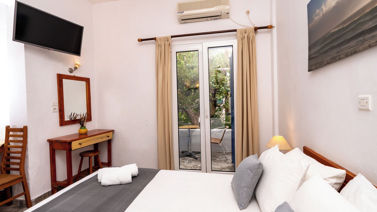 Photo of Bedroom in Platis Gialos