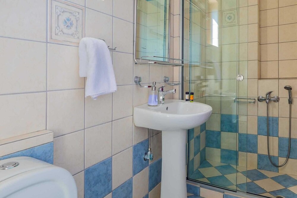 Photo of Bathroom in Kato Stalos