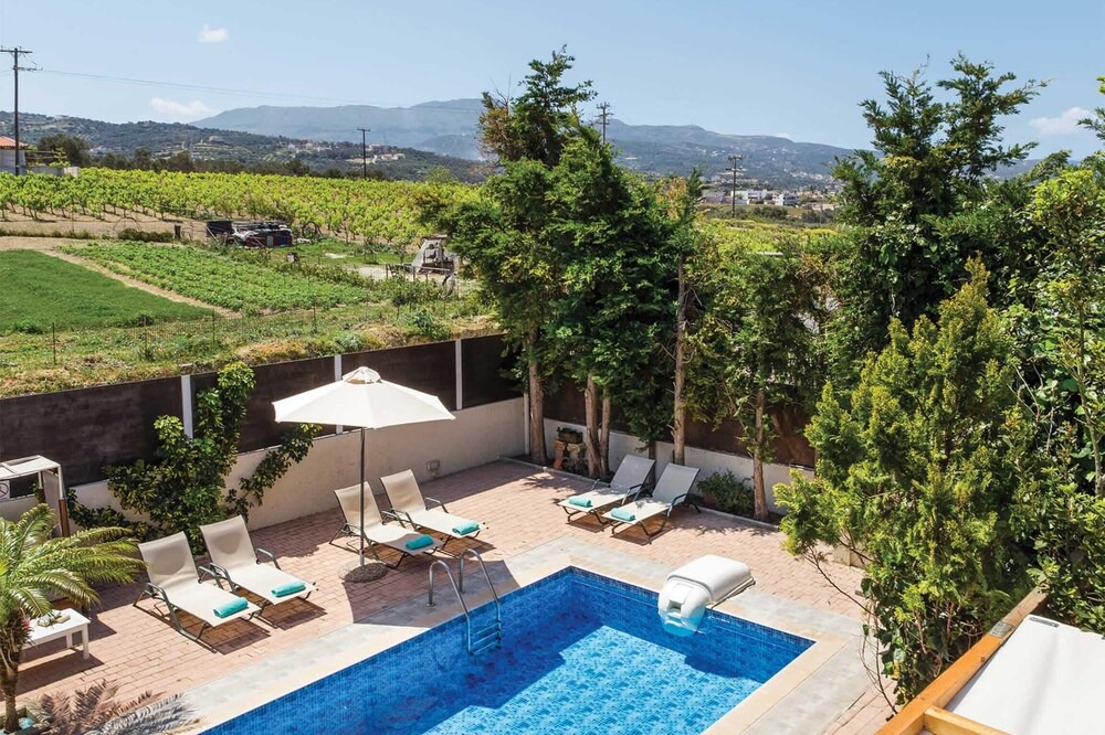 Photo of Outdoor in Adelianos Kampos