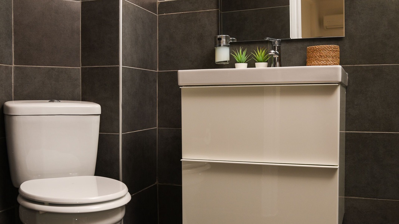 Photo of Bathroom in Metaxourgio