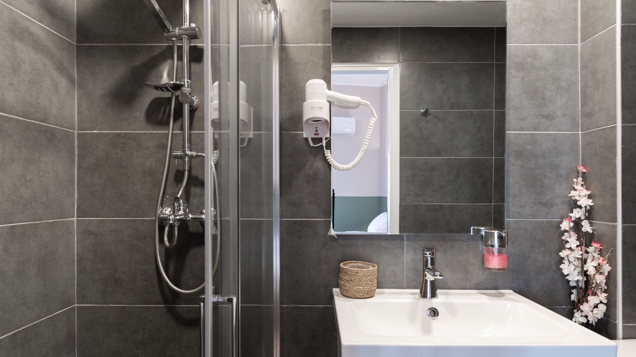 Photo of Bathroom in Metaxourgio