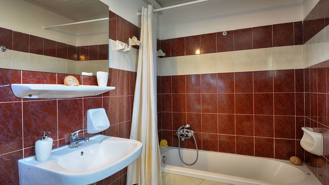 Photo of Bathroom in Ipsos