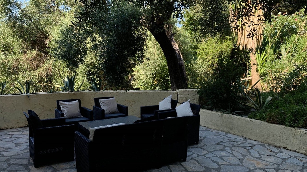 Photo of Outdoor in Petaleia