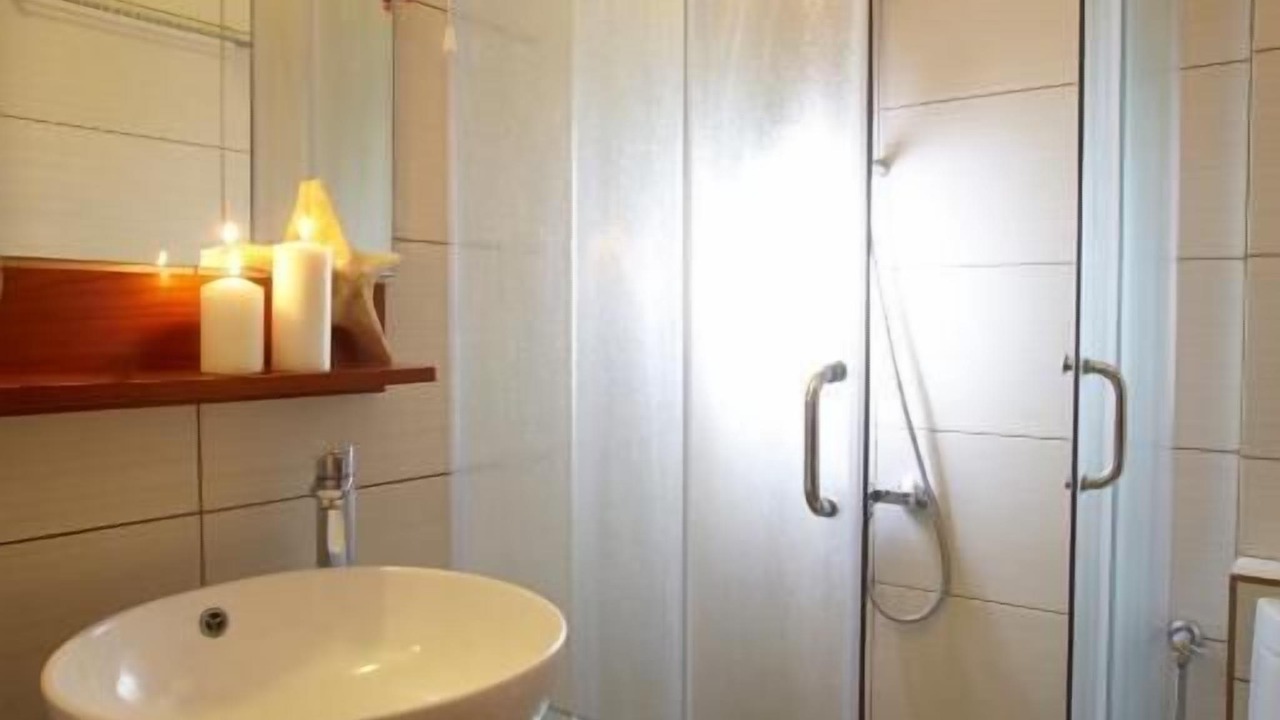 Photo of Bathroom in Kamari