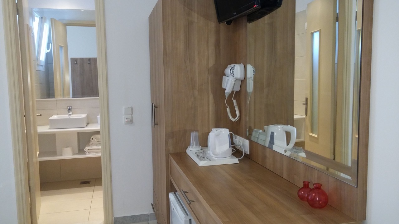 Photo of Bedroom in Ios Town