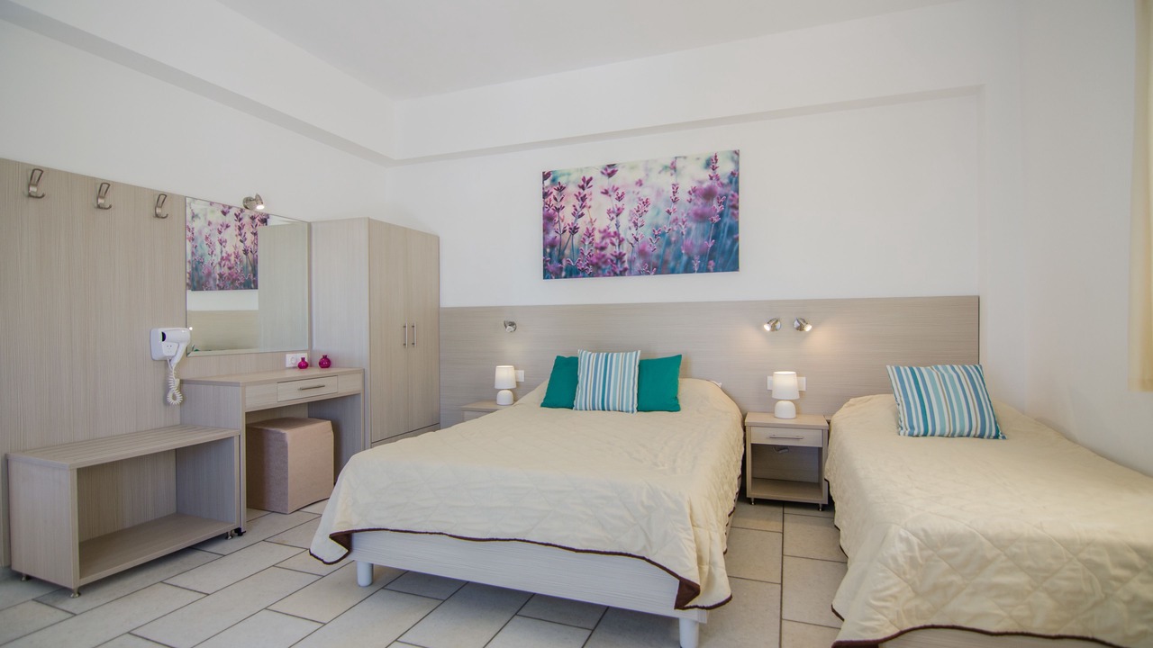 Photo of Bedroom in Ios Town