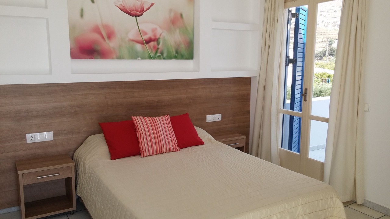 Photo of Bedroom in Ios Town