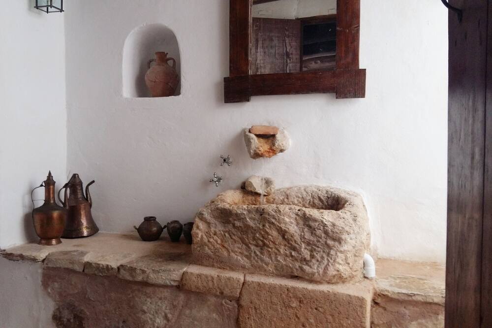 Photo of Bathroom in Katochori