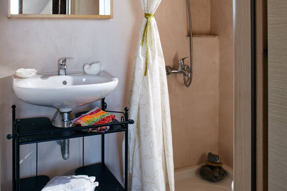 Photo of Bedroom in Kea