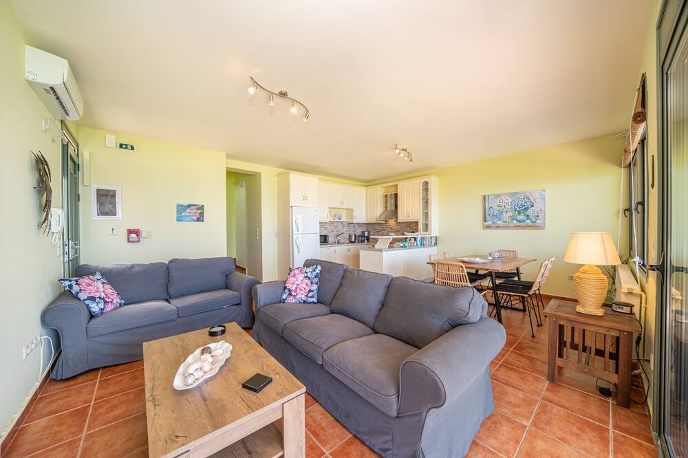 Photo of Livingroom in Karavados