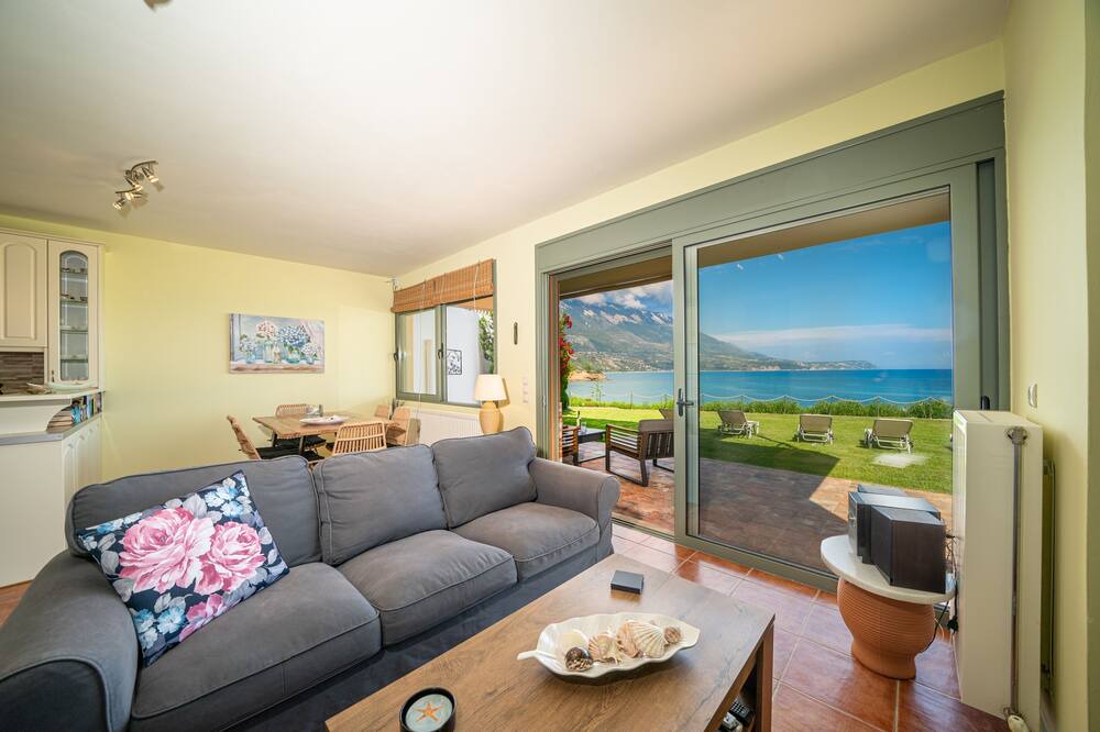 Photo of Livingroom in Karavados