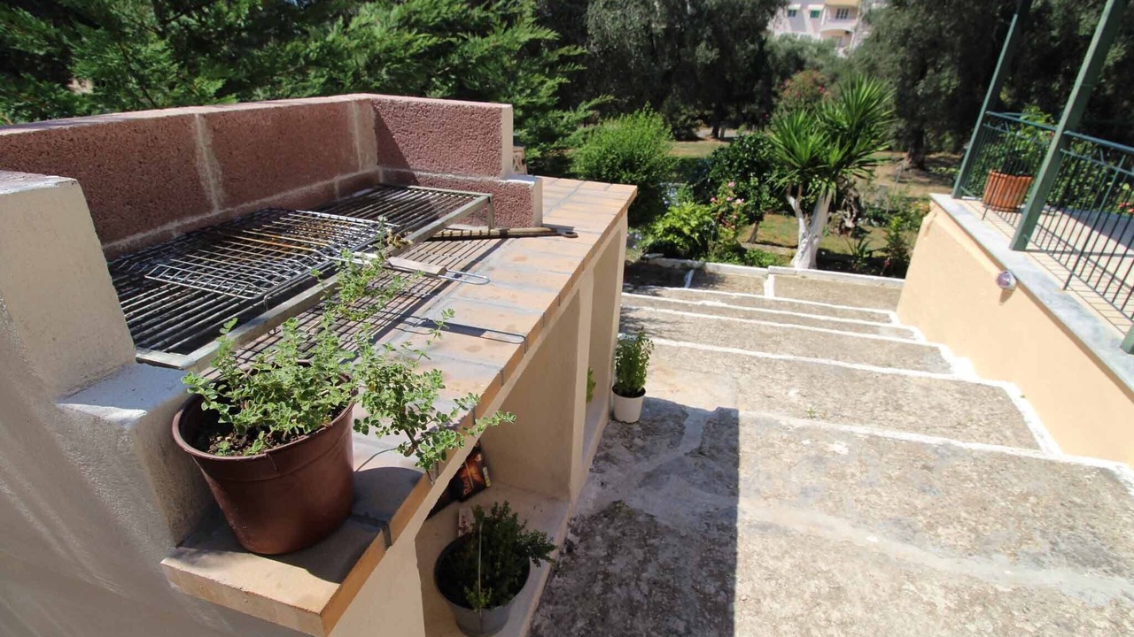 Photo of Outdoor in Petaleia