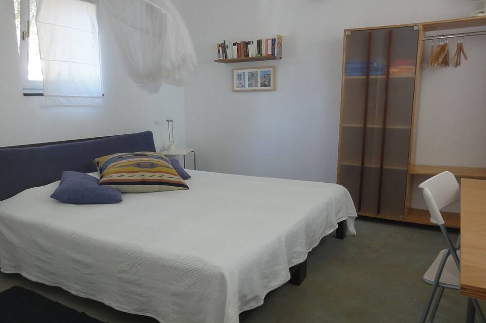 Photo of Bedroom in Skoutari