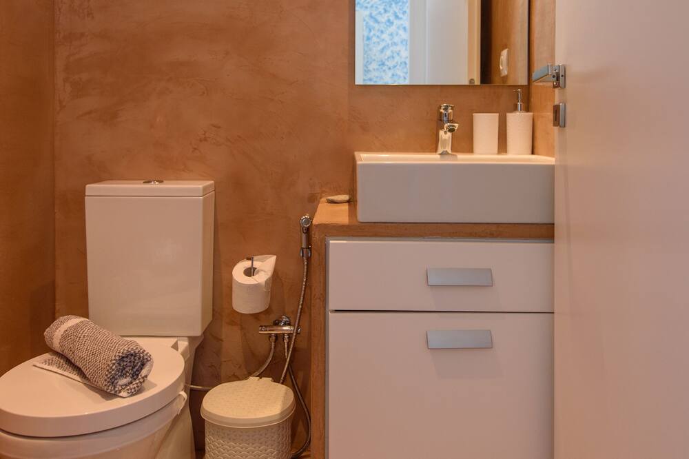 Photo of Bathroom in Kokinos Pirgos
