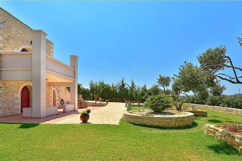 Photo of Others in Platanias