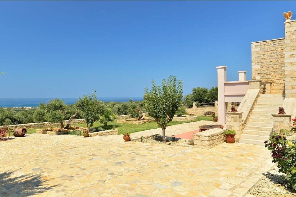 Photo of Others in Platanias